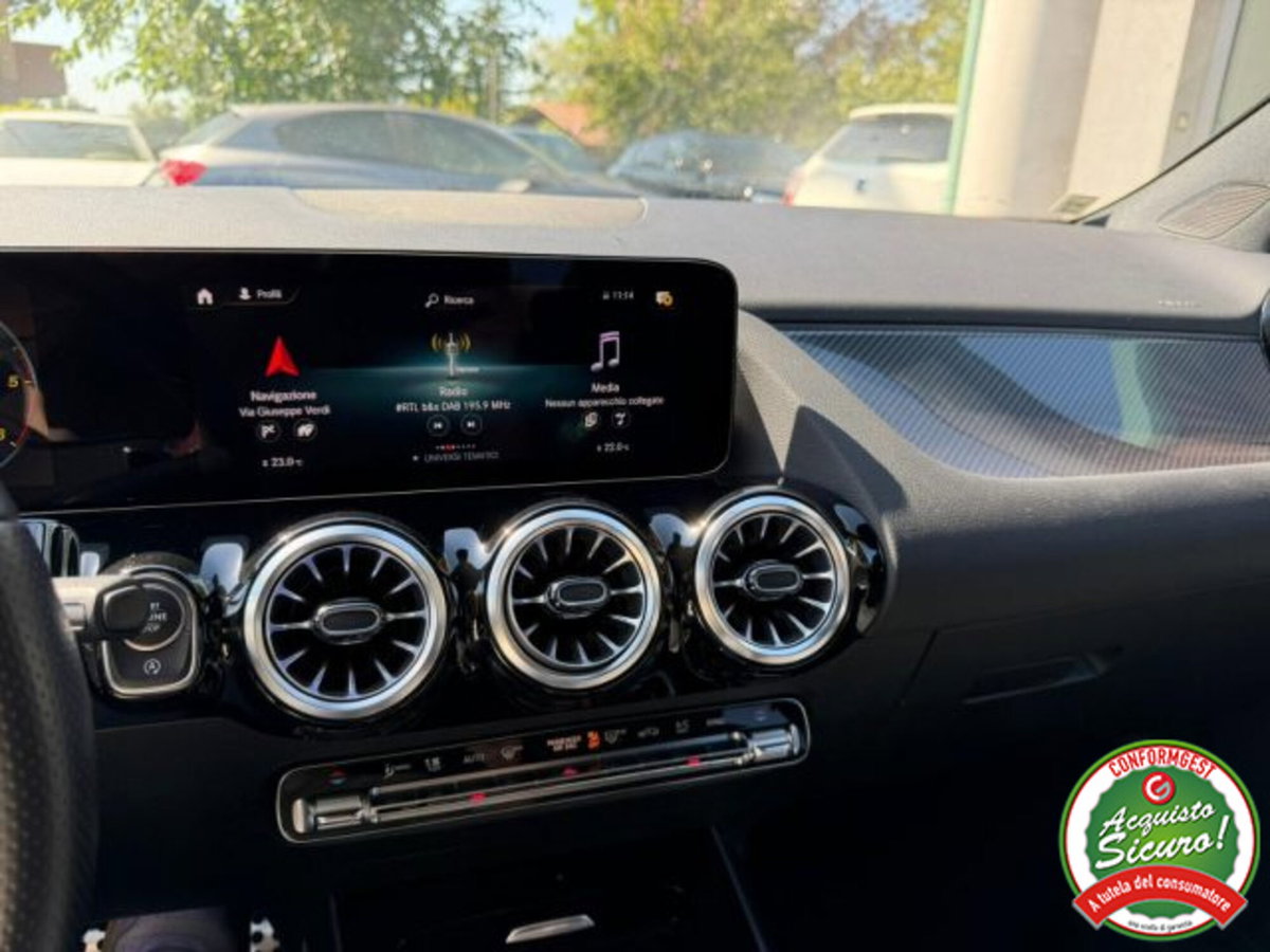 Mercedes-Benz GLA SUV 180 d Automatic Premium (16)