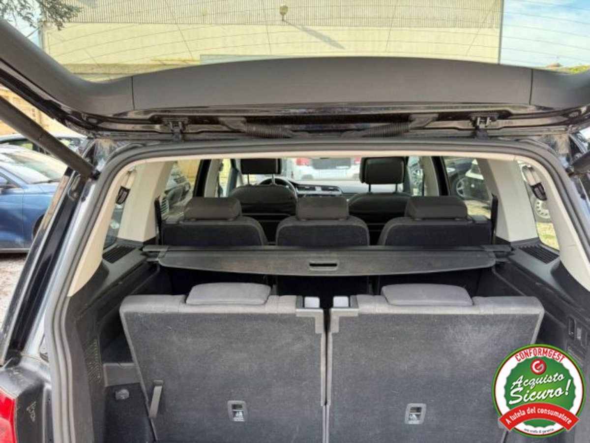 Volkswagen Touran 1.6 TDI 115 CV SCR DSG Highline BlueMotion Tech. (4)