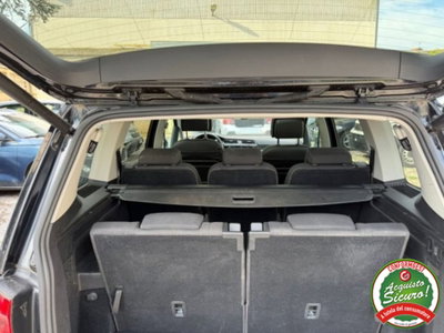Volkswagen Touran 1.6 TDI 115 CV SCR DSG Highline BlueMotion Tech. (4)