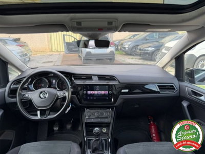 Volkswagen Touran 1.6 TDI 115 CV SCR DSG Highline BlueMotion Tech. (8)