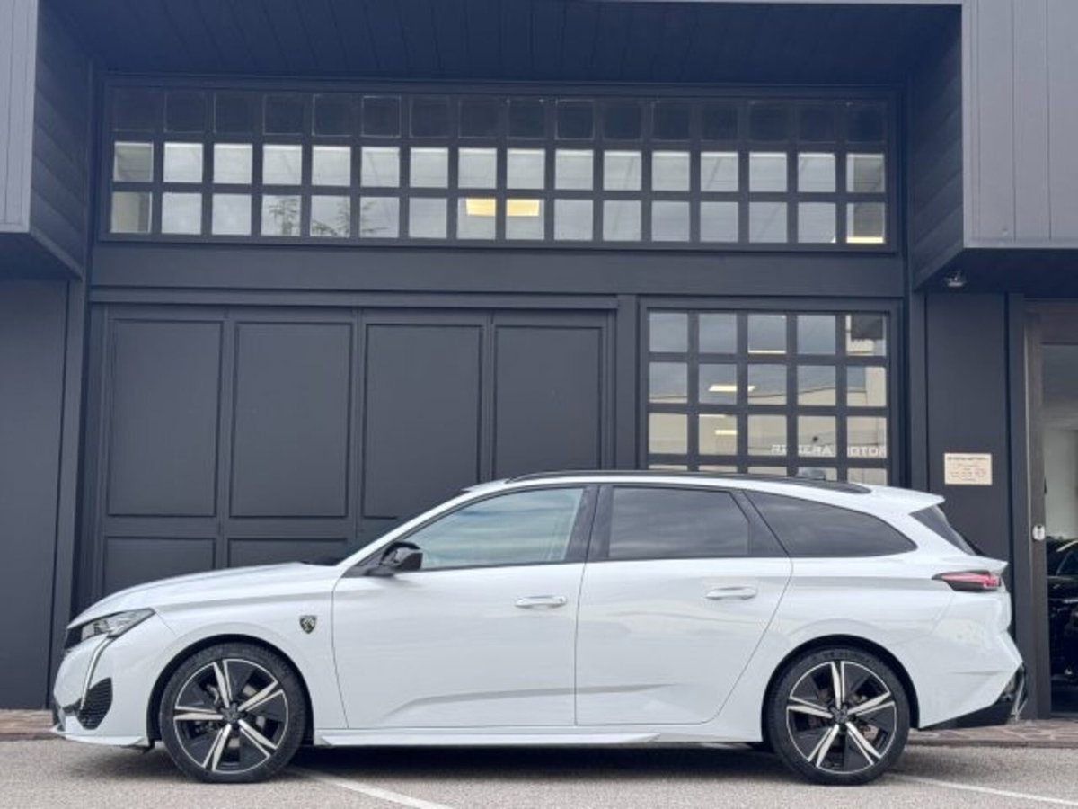 Peugeot 308 SW 1.2 hybrid GT Exclusive 145cv e-dcs 6 (2)