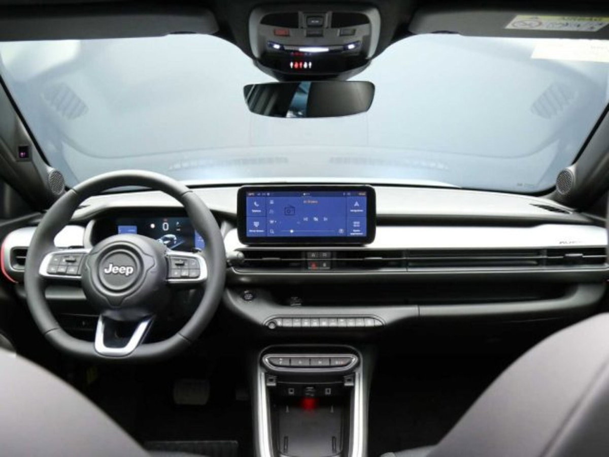 Jeep Avenger 1.2 turbo e-hybrid mhev Summit fwd 110cv edct6 (4)
