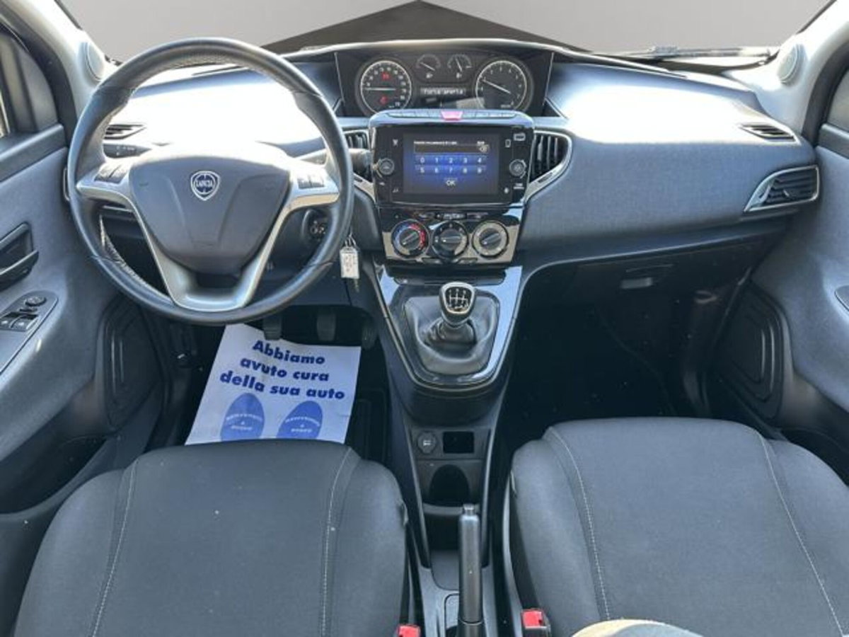 Lancia Ypsilon 1.0 FireFly 5 porte S&S Hybrid Ecochic Gold (12)