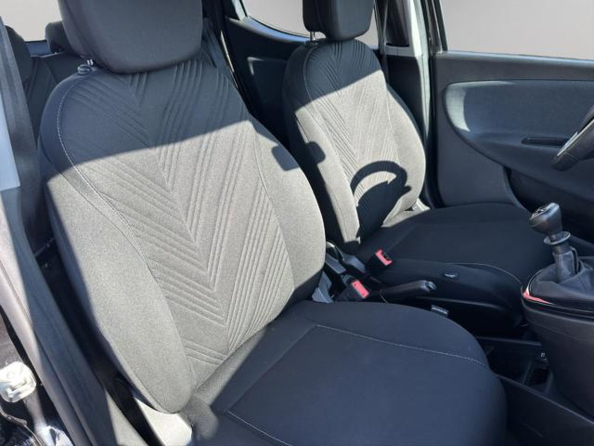 Lancia Ypsilon 1.0 FireFly 5 porte S&S Hybrid Ecochic Gold (14)