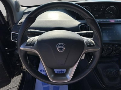 Lancia Ypsilon 1.0 FireFly 5 porte S&S Hybrid Ecochic Gold (8)