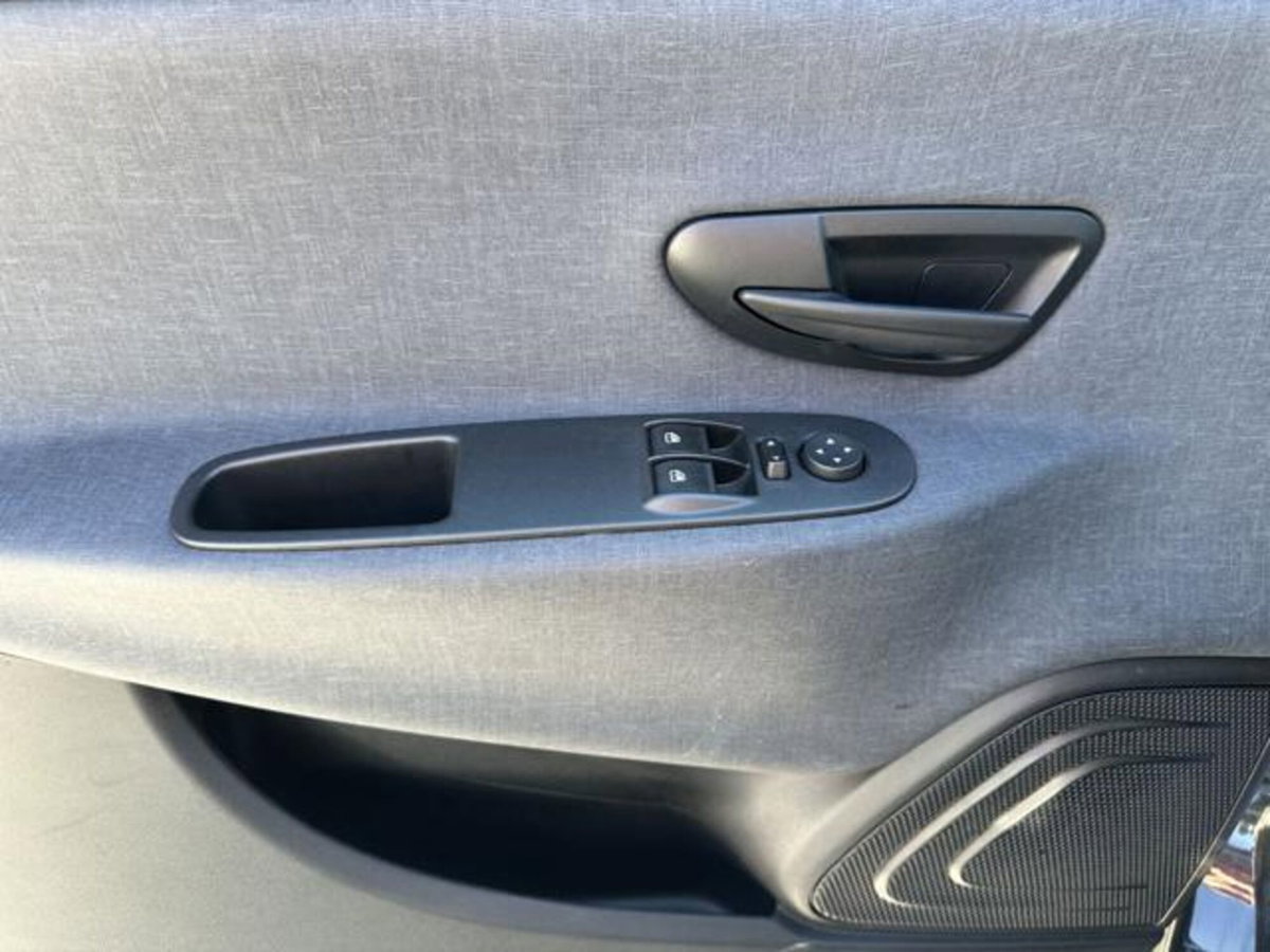 Lancia Ypsilon 1.0 FireFly 5 porte S&S Hybrid Ecochic Gold (9)