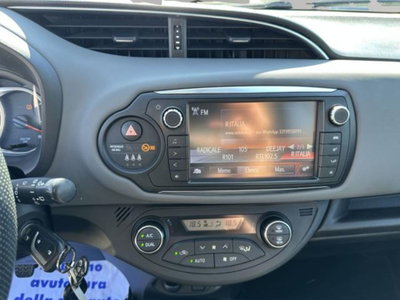 Toyota Yaris 1.3 5 porte Lounge (10)