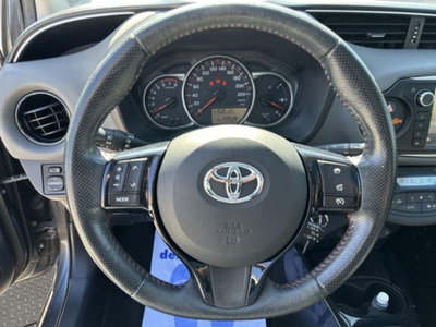 Toyota Yaris 1.3 5 porte Lounge (8)