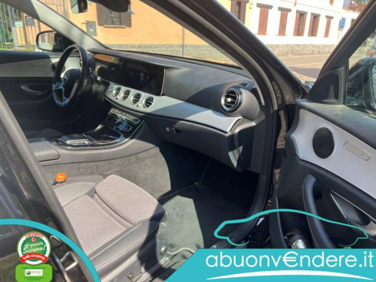 Mercedes-Benz Classe E 220 d Mild hybrid 4Matic Auto Business Sport (14)