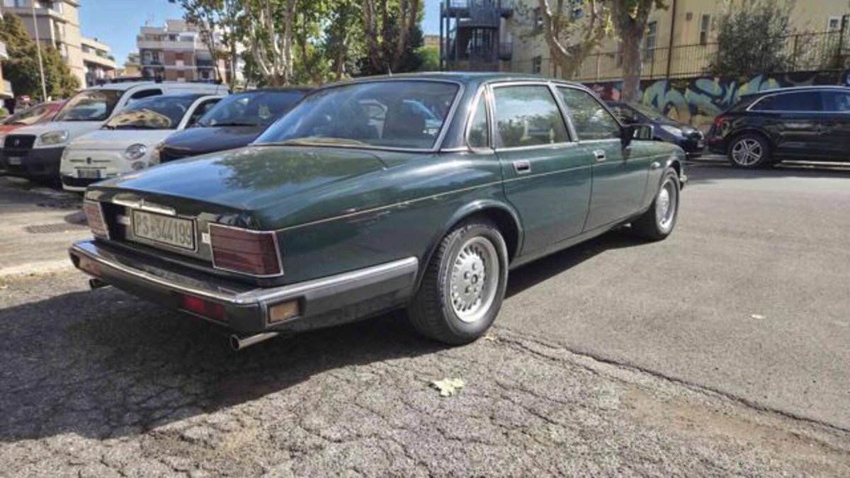 Jaguar XJ6 3.6 (4)