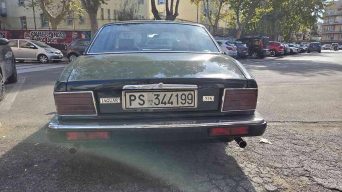 Jaguar XJ6 3.6 (6)