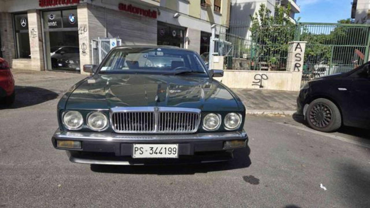 Jaguar XJ6 3.6 (2)