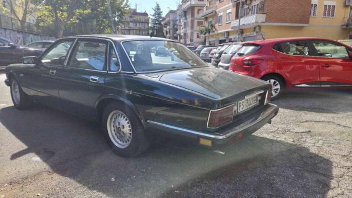 Jaguar XJ6 3.6 (5)