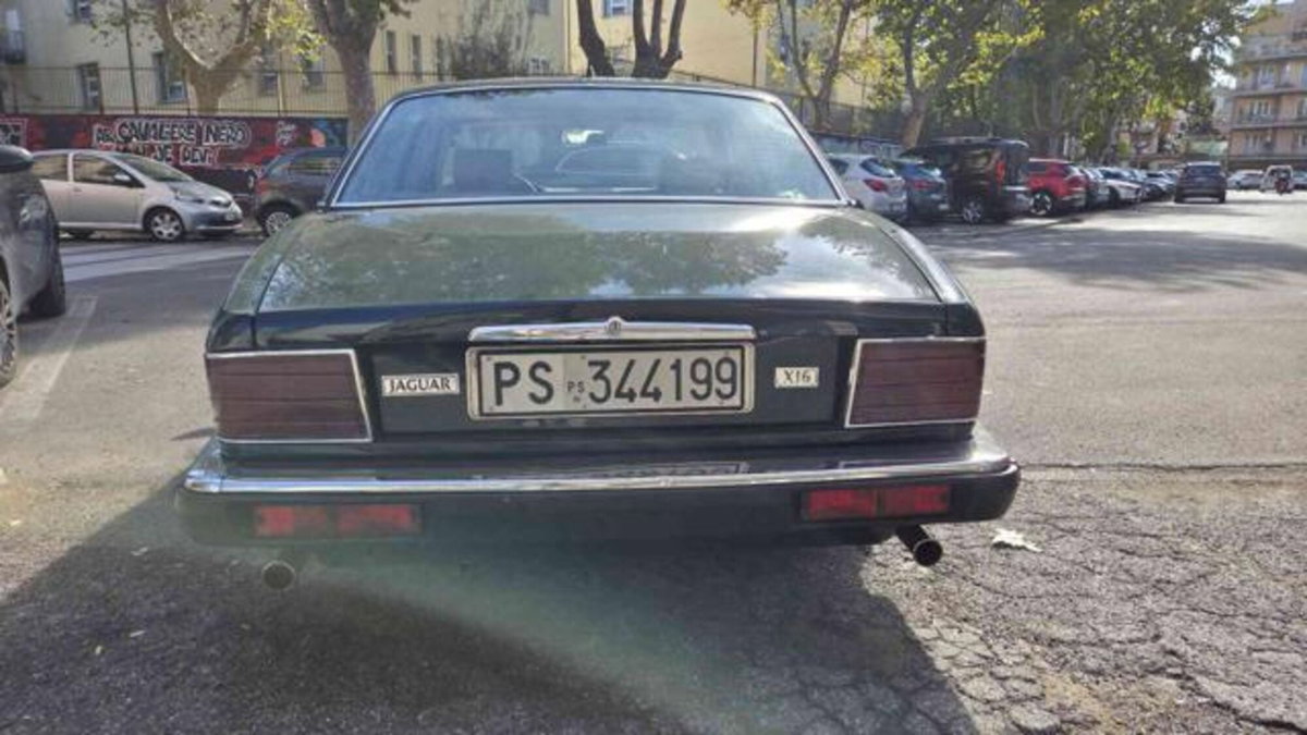 Jaguar XJ6 3.6 (6)