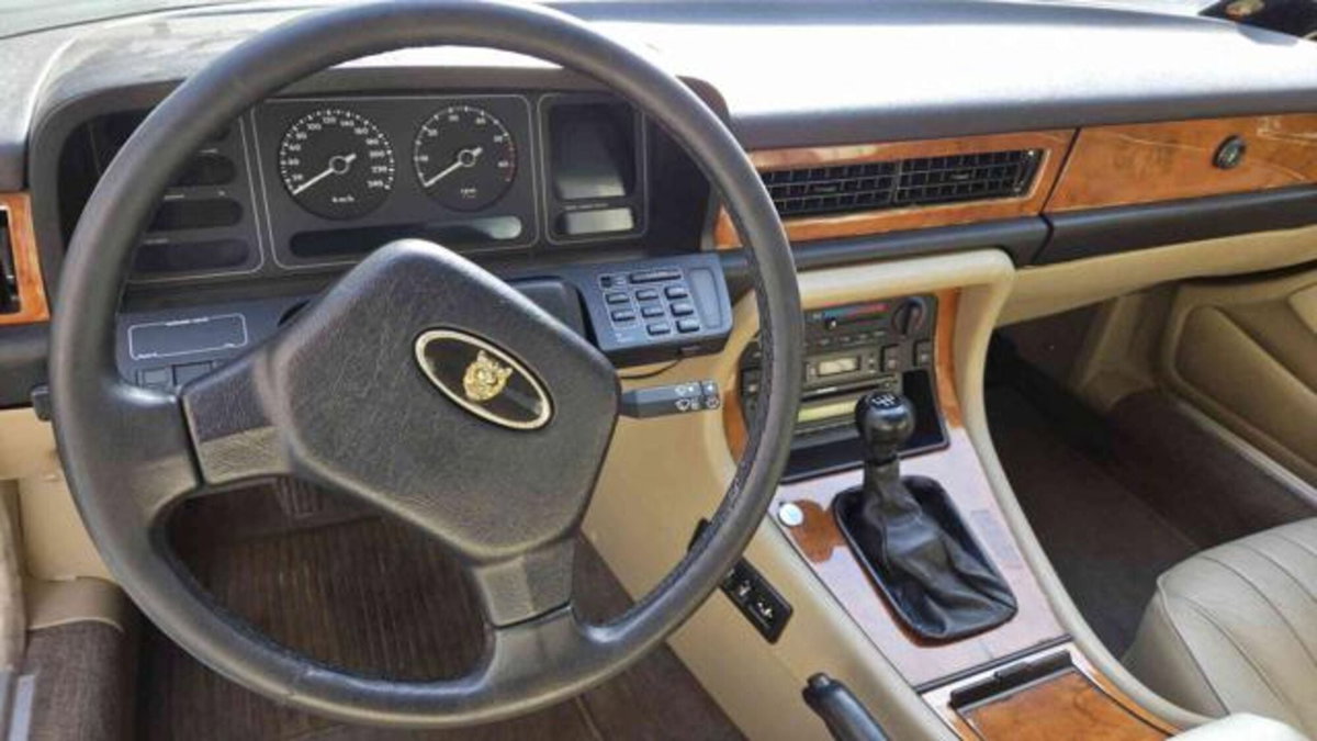 Jaguar XJ6 3.6 (9)