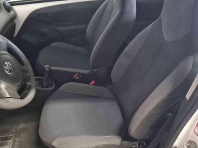 Toyota Aygo 1.0 VVT-i 69 CV 3 porte x-wave (10)