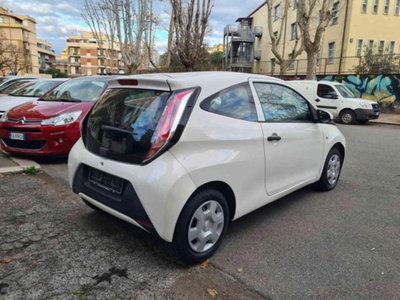 Toyota Aygo 1.0 VVT-i 69 CV 3 porte x-wave (4)