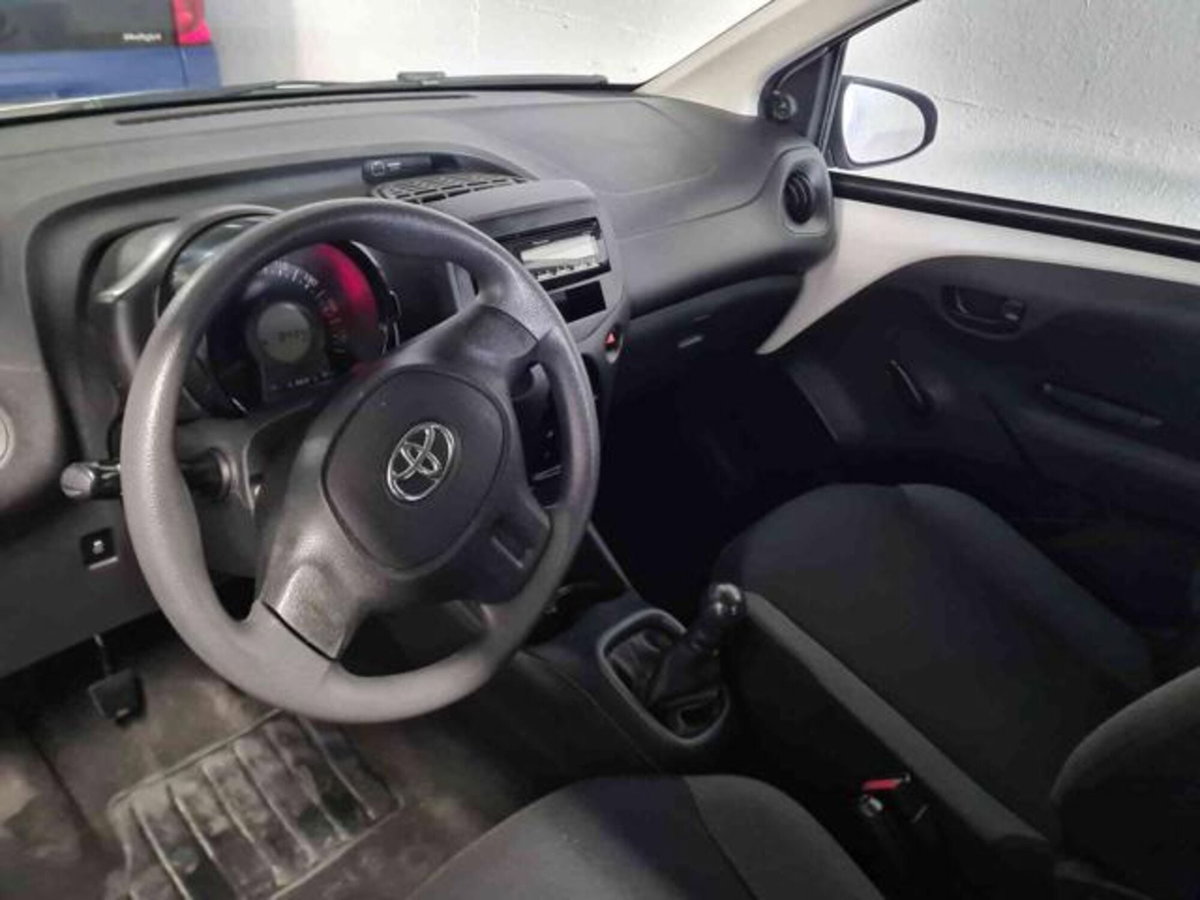 Toyota Aygo 1.0 VVT-i 69 CV 3 porte x-wave (7)