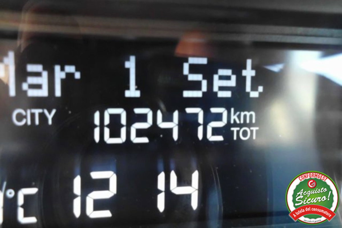 Lancia Ypsilon 1.2 69 CV 5 porte Gold (17)