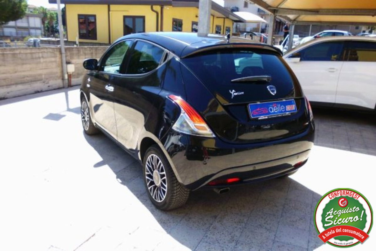 Lancia Ypsilon 1.2 69 CV 5 porte Gold (5)