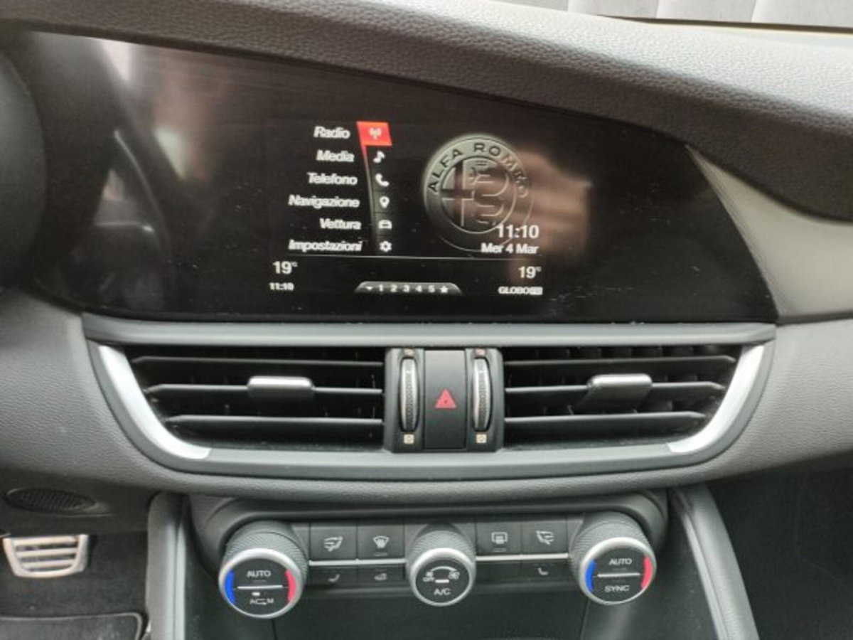 Alfa Romeo Giulia 2.2 Turbodiesel 210 CV AT8 AWD Q4 Veloce (13)