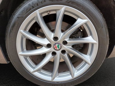 Alfa Romeo Giulia 2.2 Turbodiesel 210 CV AT8 AWD Q4 Veloce (17)