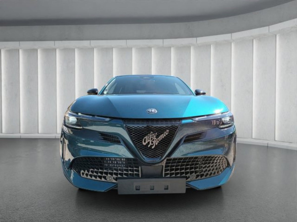 Alfa Romeo Junior elettrica Ti 156cv (3)