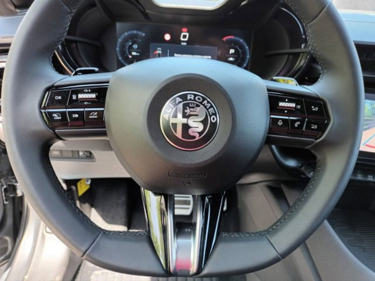 Alfa Romeo Junior elettrica Speciale 156cv (19)