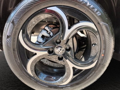Alfa Romeo Junior elettrica Speciale 156cv (20)