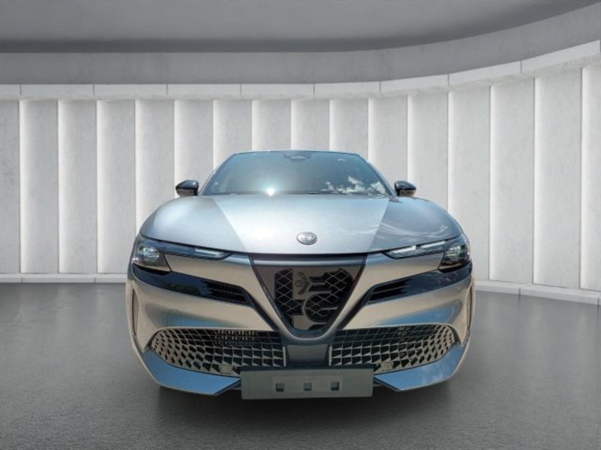 Alfa Romeo Junior elettrica Speciale 156cv (3)