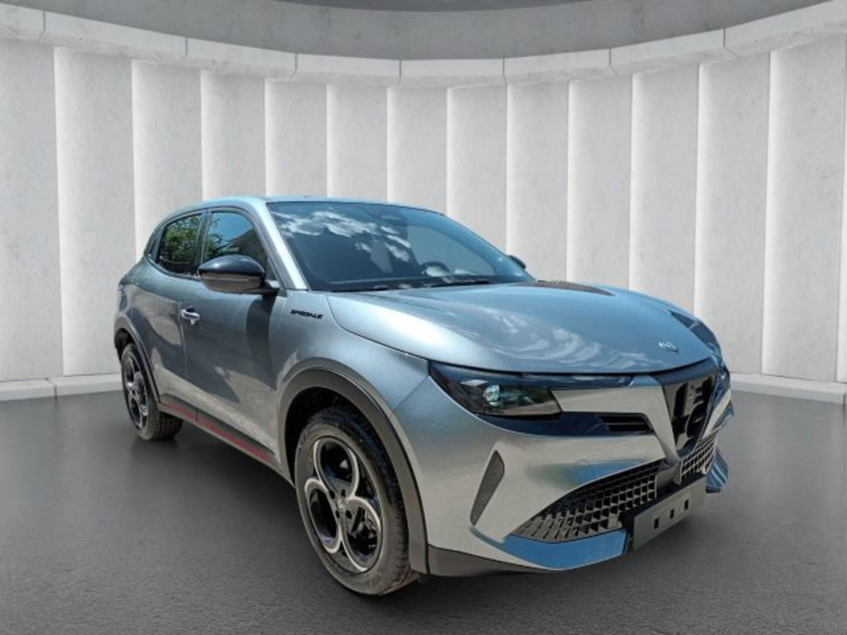 Alfa Romeo Junior elettrica Speciale 156cv (4)