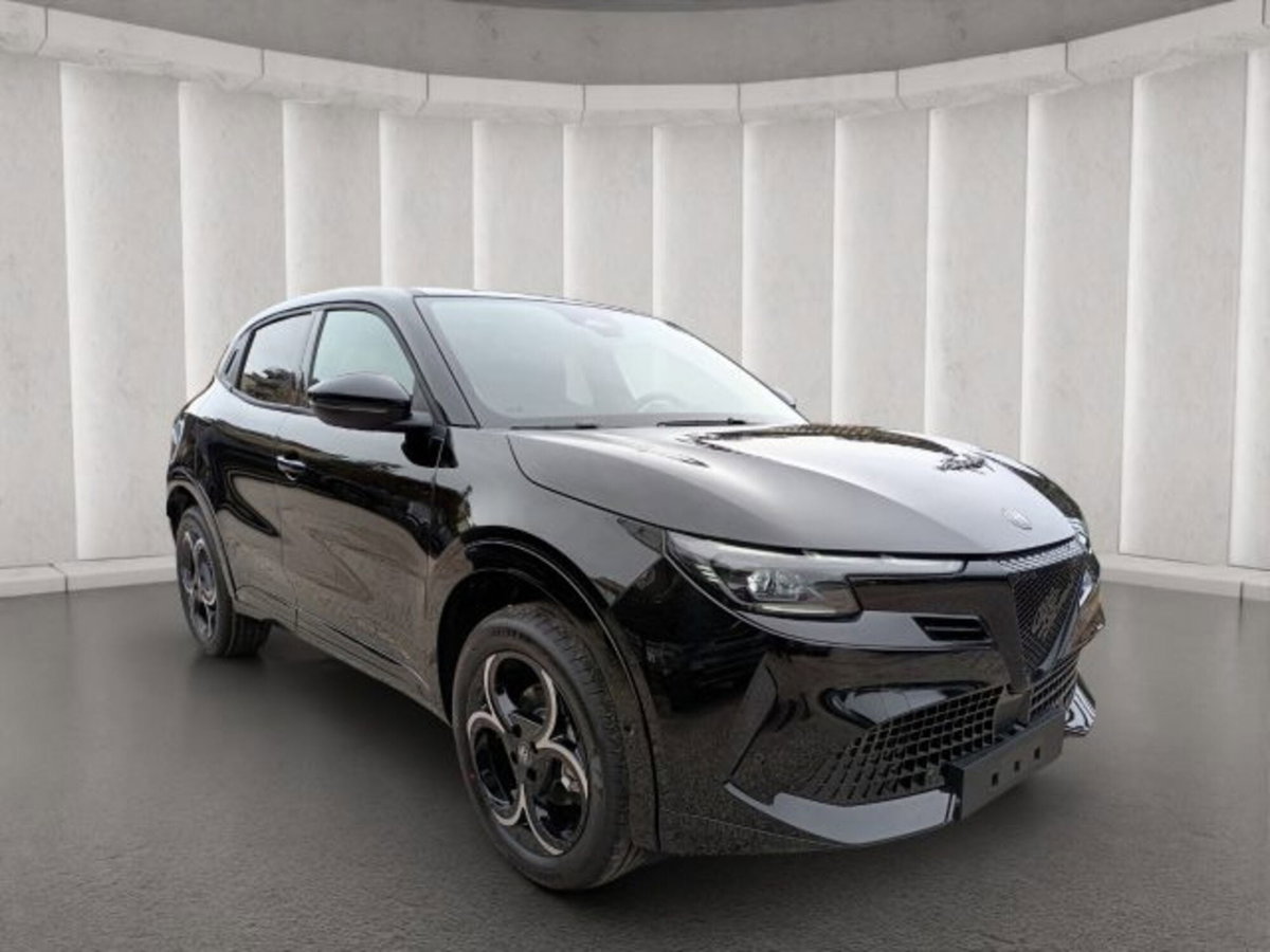 Alfa Romeo Junior elettrica Ti 156cv (4)