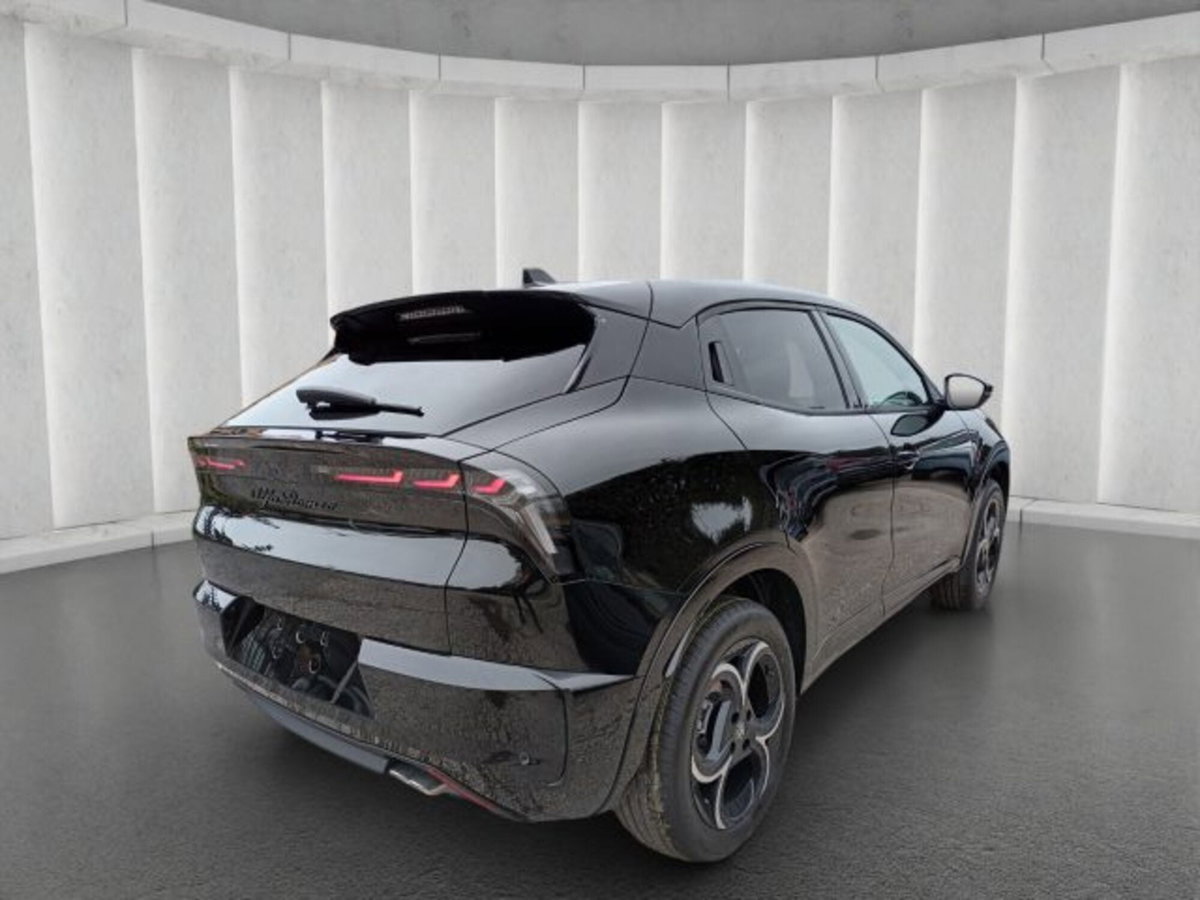 Alfa Romeo Junior elettrica Ti 156cv (7)
