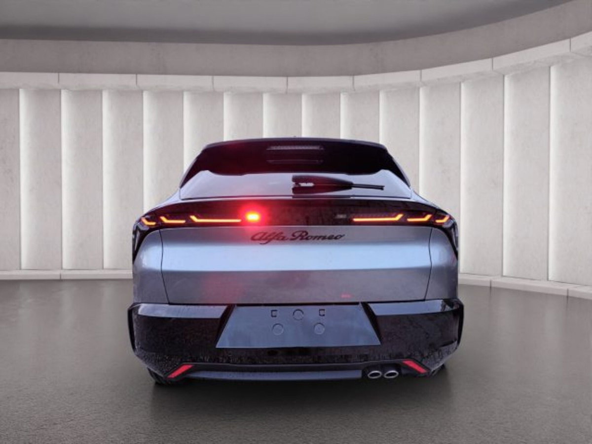 Alfa Romeo Junior elettrica Ti 156cv (6)