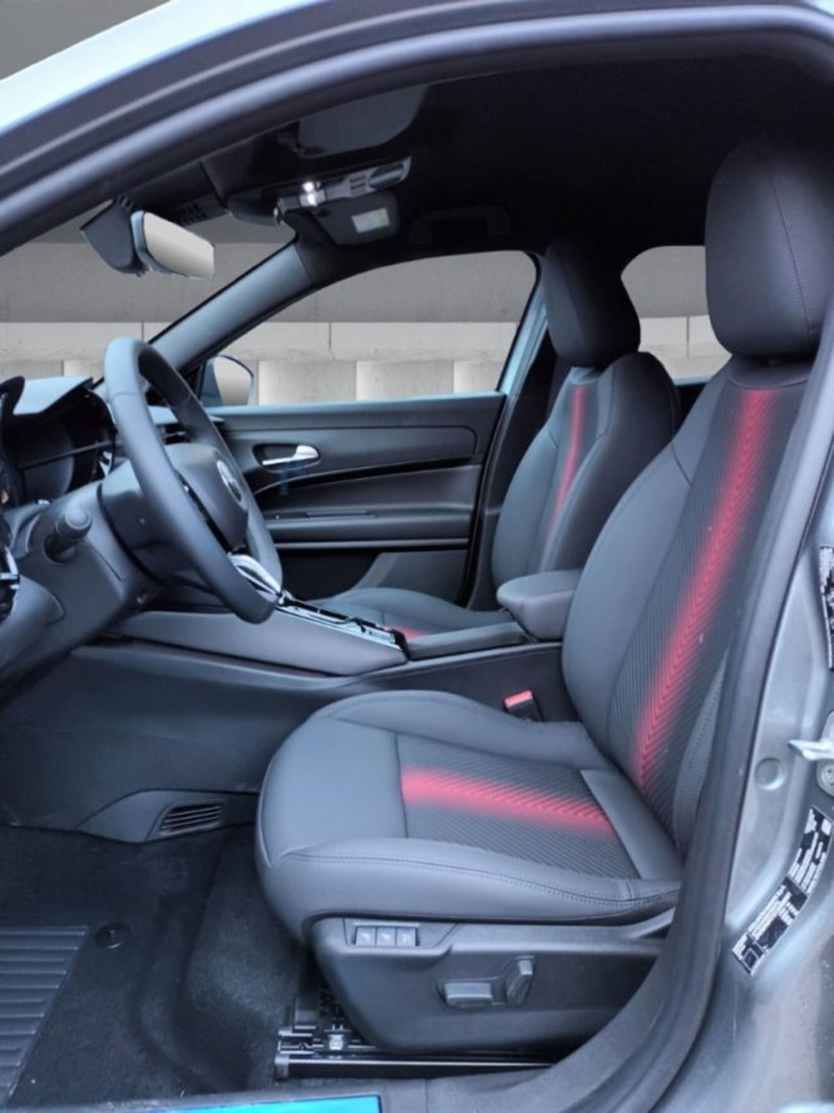 Alfa Romeo Junior elettrica Ti 156cv (8)
