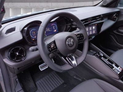 Alfa Romeo Junior elettrica Ti 156cv (14)