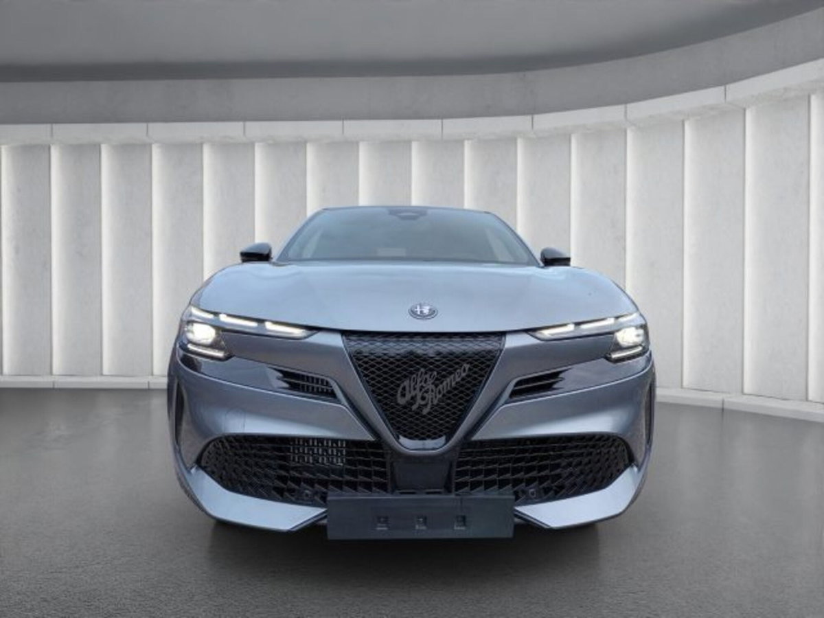 Alfa Romeo Junior elettrica Ti 156cv (3)