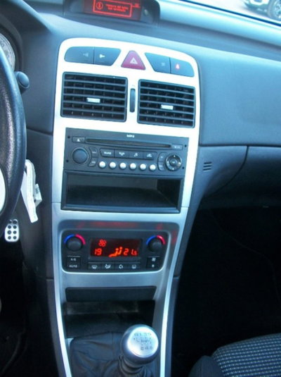 Peugeot 307 Cabrio HDi FAP CC Tecno (4)
