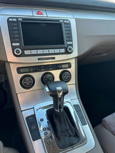 Volkswagen Passat Variant 2.0 TDI 170CV DPF Highline (10)