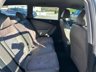 Volkswagen Passat Variant 2.0 TDI 170CV DPF Highline (11)