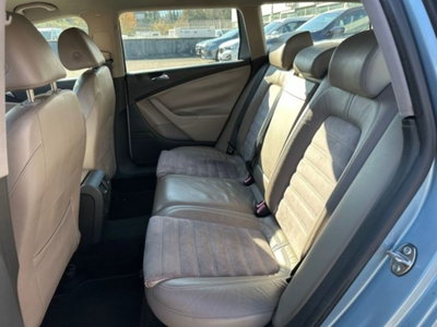 Volkswagen Passat Variant 2.0 TDI 170CV DPF Highline (12)
