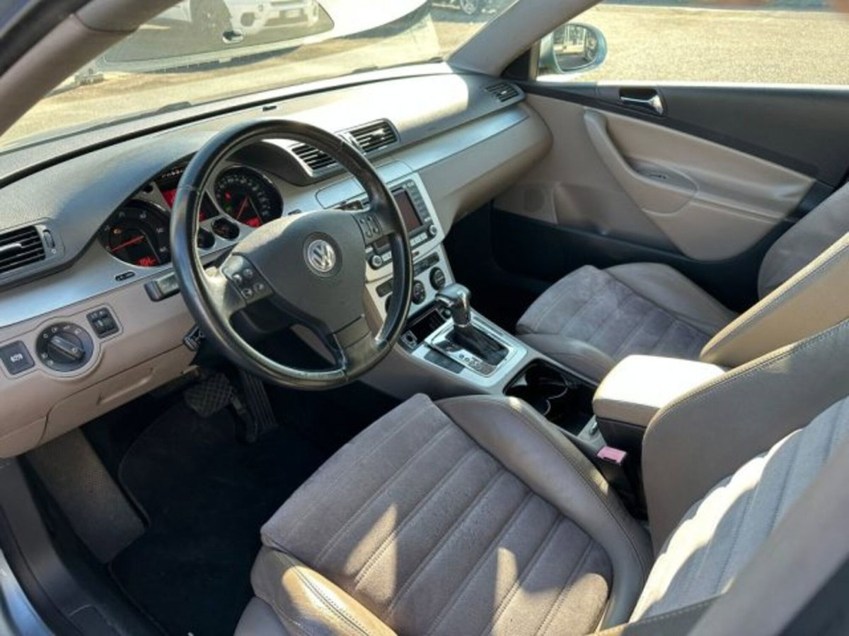 Volkswagen Passat Variant 2.0 TDI 170CV DPF Highline (8)