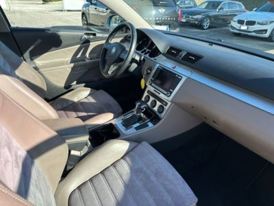 Volkswagen Passat Variant 2.0 TDI 170CV DPF Highline (9)