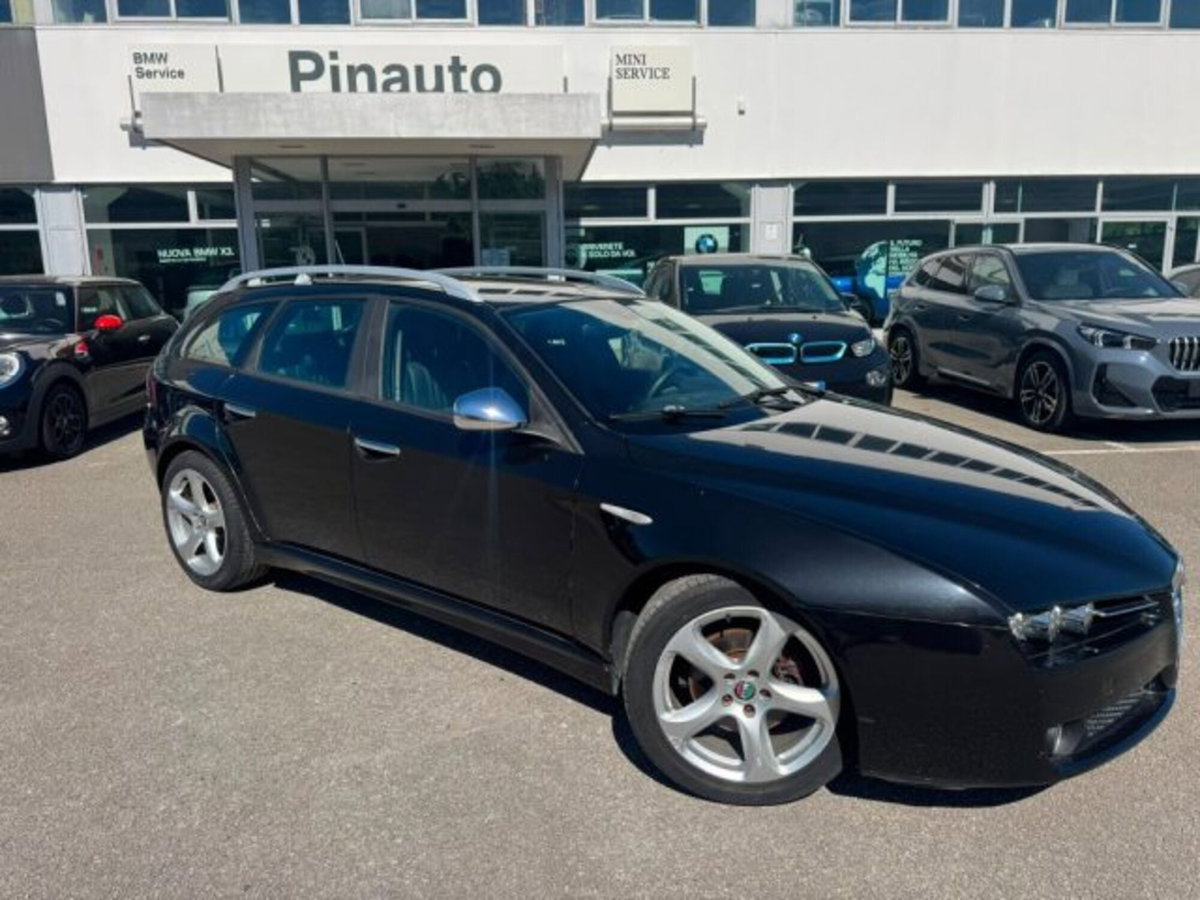 Alfa Romeo 159 SportWagon 1.9 JTDm 16V Sportwagon Exclusive Q-Tronic (2)