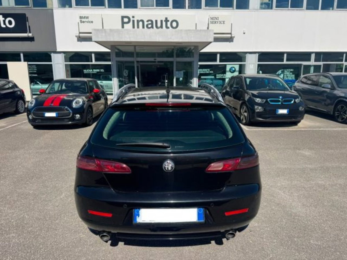 Alfa Romeo 159 SportWagon 1.9 JTDm 16V Sportwagon Exclusive Q-Tronic (6)