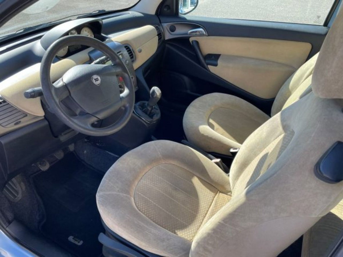 Lancia Ypsilon 1.3 MJT 75 CV Argento (8)