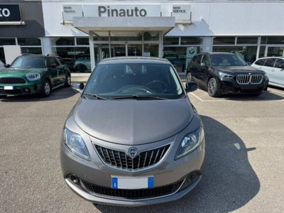 Lancia Ypsilon 1.0 FireFly 5 porte S&S Hybrid Ecochic Silver usata