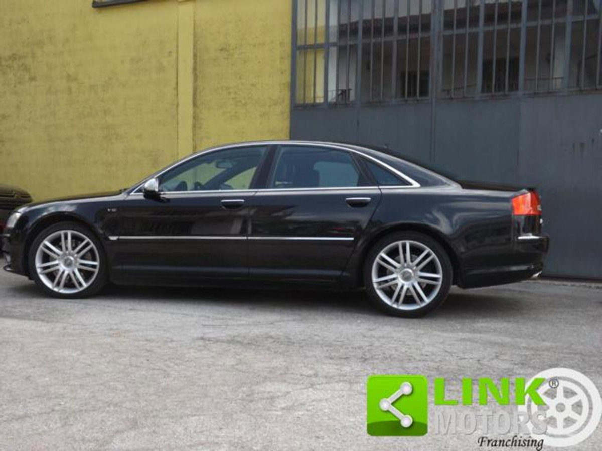 Audi S8 5.2 V10 quattro tiptronic (6)