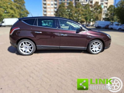 Lancia Delta 1.9 MJT Twinturbo DPF Gold (10)