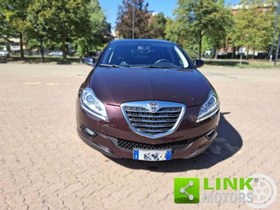 Lancia Delta 1.9 MJT Twinturbo DPF Gold (11)